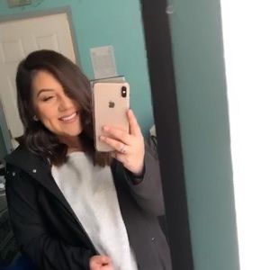 Meet your Posher, Alexandra